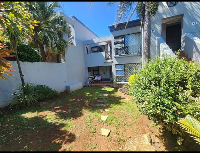 2 BEDROOM TOWNHOUSE FOR SALE IN BASSONIA